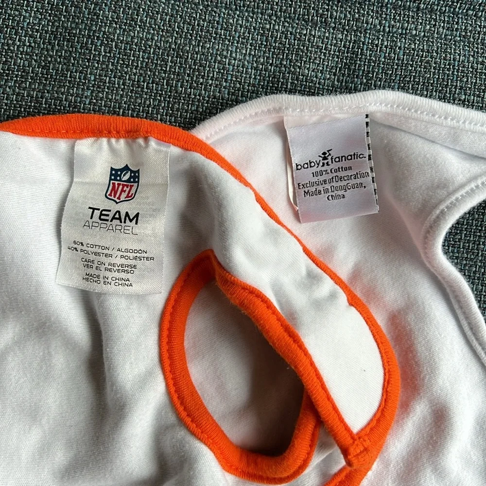 2️⃣ Super Bowl Champions Denver Broncos Bibs 2️⃣